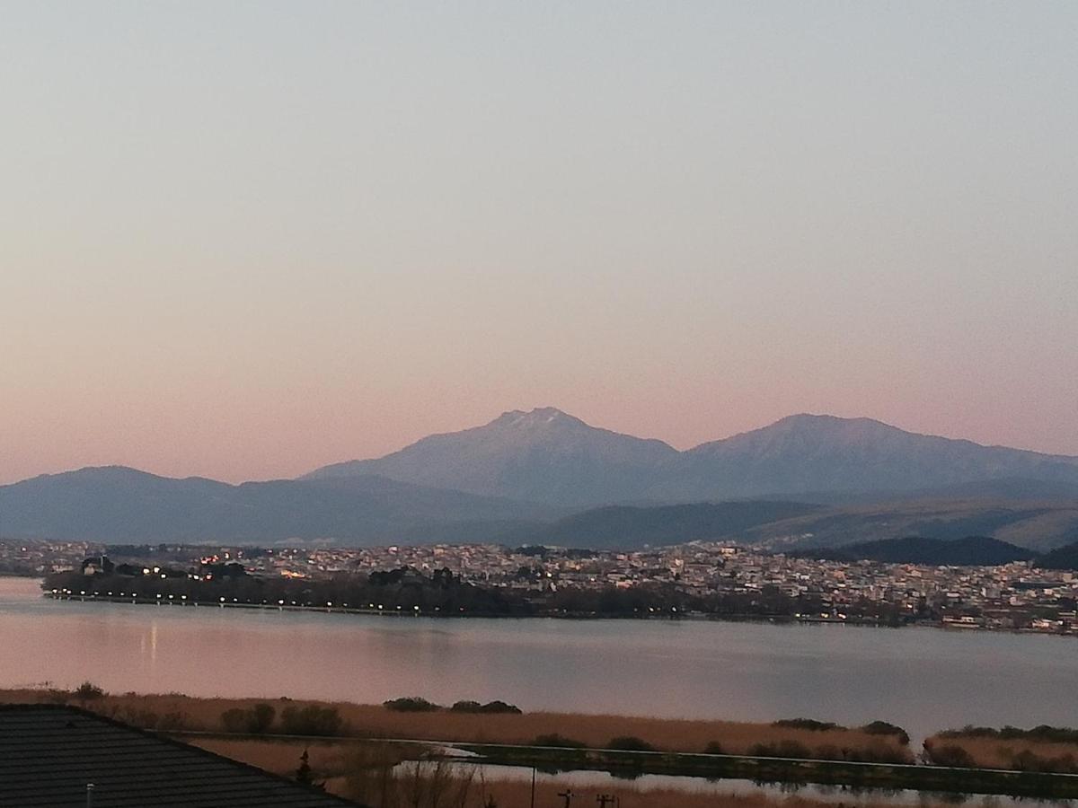 House With View In Amfithea Apartamento Ioannina Exterior foto